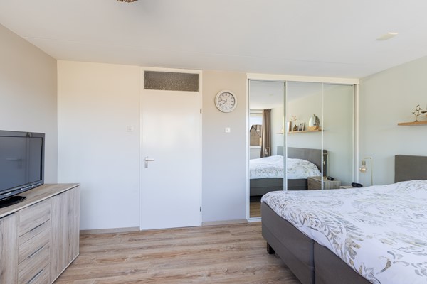 Foto - Te koop: Nette tussenwoning in het gezellige Klundert!